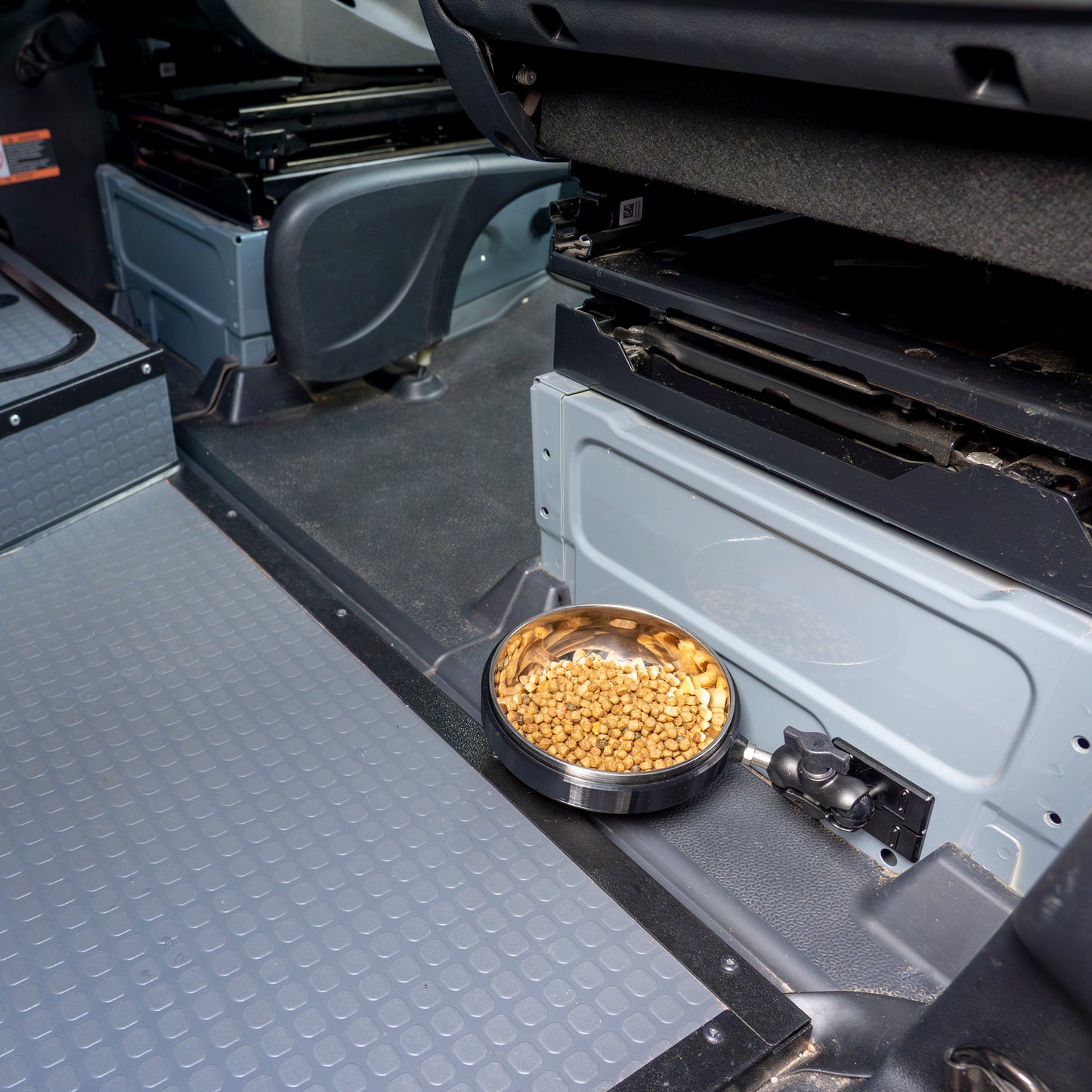 NEXUS Pet Food Bowl with 1" Ball Mount for Campervans