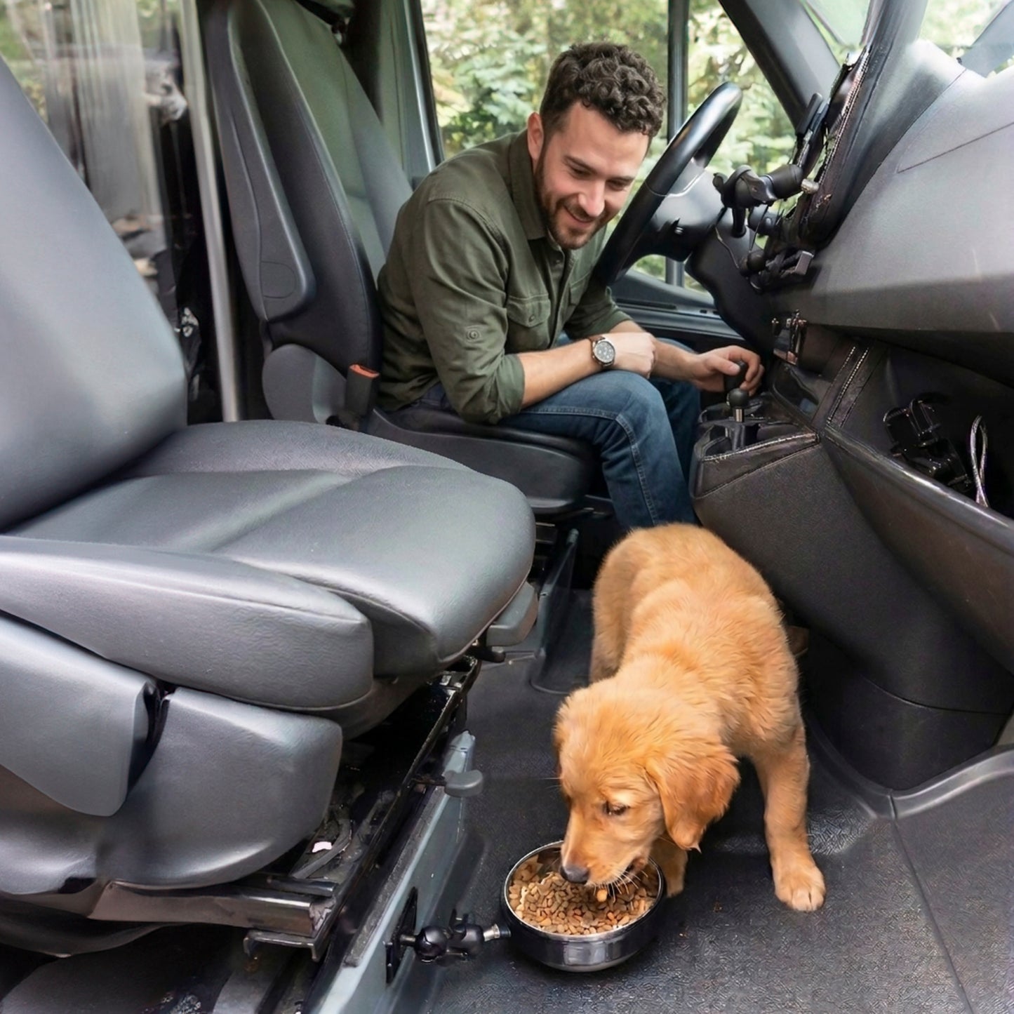 NEXUS Pet Food Bowl with 1" Ball Mount for Campervans